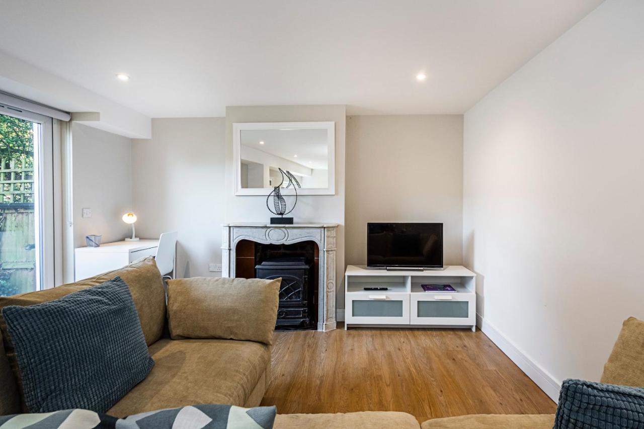 South Woodford 2 Bed En-Suite House London Exteriör bild